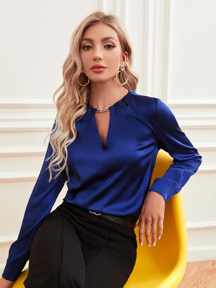 Women’s Privé Solid Top – Chain Detail Keyhole Neckline