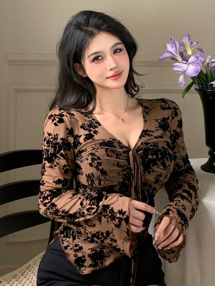 Women's Ditsy Floral Fitted V-Neck Ruched Drawstring Asymmetric Hem Flare Sleeve Blouse